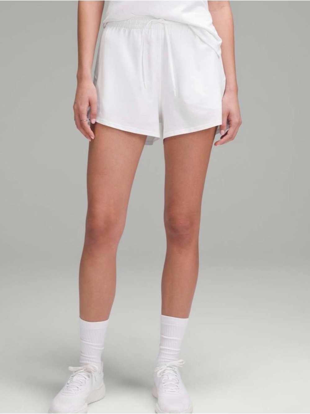 Lululemon Lightweight High-Rise
Relaxed Short 3" *Long Liner
White / White